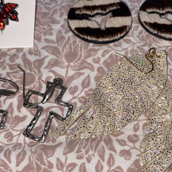 Earring bundle - Picture 7 of 8